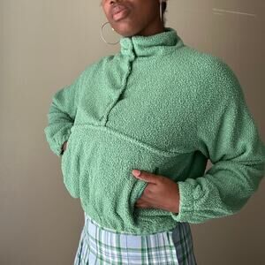 Vestique Green Teddy Cropped Sweatshirt Size Medium